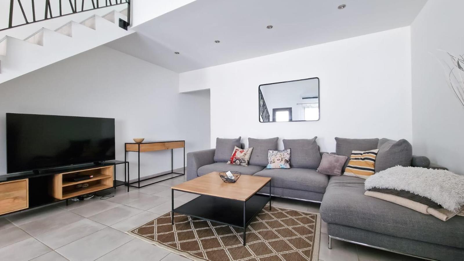 Appartement Plein Centre Bernis Buitenkant foto